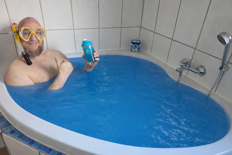 <p>Aprilscherz von Squad Member Robert – Er geht HOLYfiziert baden</p>