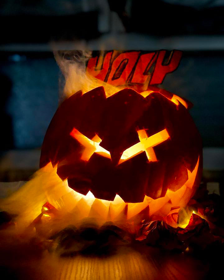 <p>Pumpkin Challenge 2025 – HOLYfizierter Kürbis von Squad Member Lara</p>