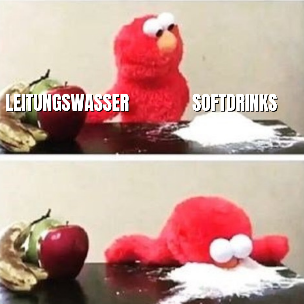 Zwei-Bild-Collage: Oben sieht eine rote Figur skeptisch "Softdrinks" an, unten steckt sie den Kopf hinein.