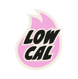 Ein rosa Flammenlogo mit dem Text "LOW CAL" in schwarzer Schrift.